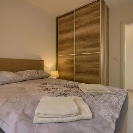Irma Comfortable Holiday Vila