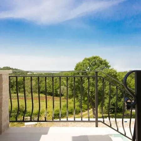 Irma Comfortable Holiday Vila
